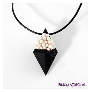 Živé šperky - Náhrdelník Diamant černý s trvalými bílými květy